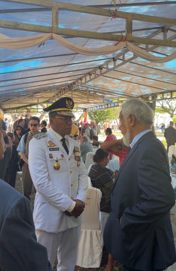 Wagub NTT Johni Asadoma bersama PM Timor Leste Xanana Gusmão di Dili