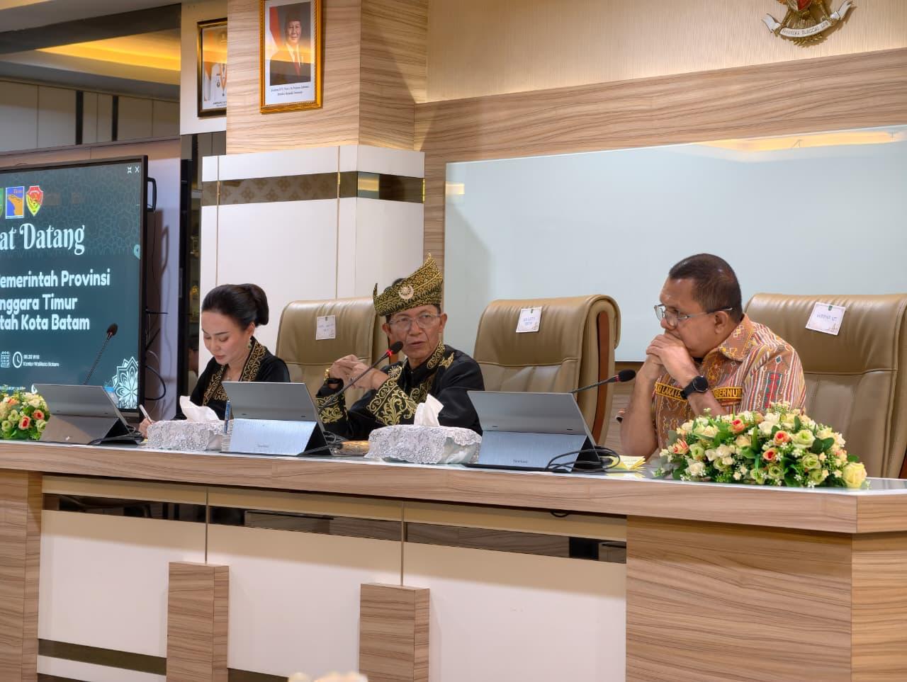Gubernur NTT bertemu Wali Kota Batam Amsakar Achmad bahas Free Trade Zone di Batam. Foto: Humas NTT,