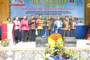 Backdrop Dies Natalis SMA Negeri 4 Kupang ke-35 29 Mei 2026 tema Gelora OSOP Ayo Bangun NTT Dari Sekolah bersama Gubernur NTT Melkiades Laka Lena