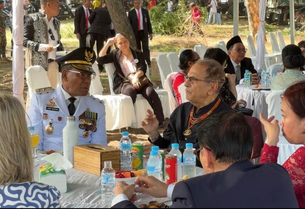 Wagub NTT Johni Asadoma berbincang dengan Presiden Timor Leste José Ramos-Horta di Dili
