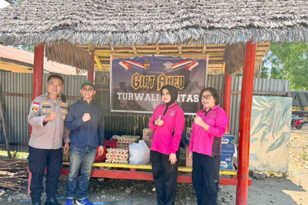 Penyerahan bantuan sembako BRI Peduli kepada korban gempa bumi di Kabupaten Nagekeo dan Ngada NTT Agustus 2026